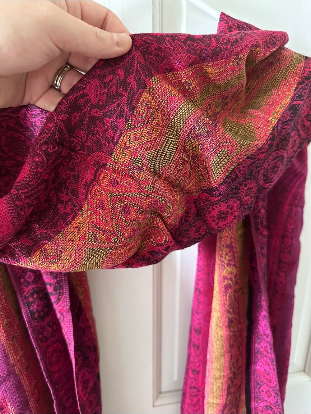 Vibrant Magenta & Purple Woven Pashmina Scarf Fringe Shawl Wrap - Picture 2 of 4